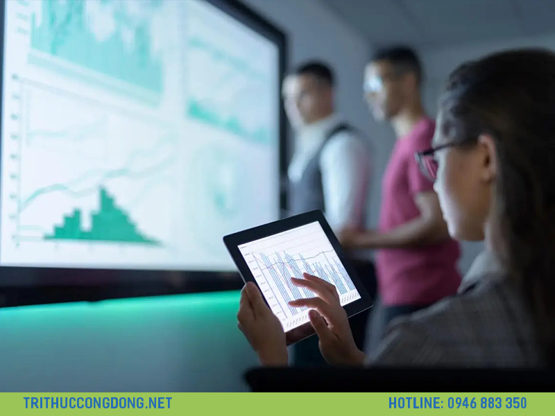 "Biến" là một khái niệm nền tảng trong Toán học và Lập trình "Biến" là một khái niệm nền tảng trong Toán học và Lập trình