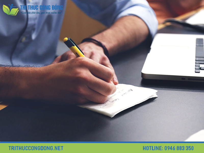 Kỹ năng "bất khả chiến bại" để chinh phục mọi bài tiểu luận Kinh tế Chính trị