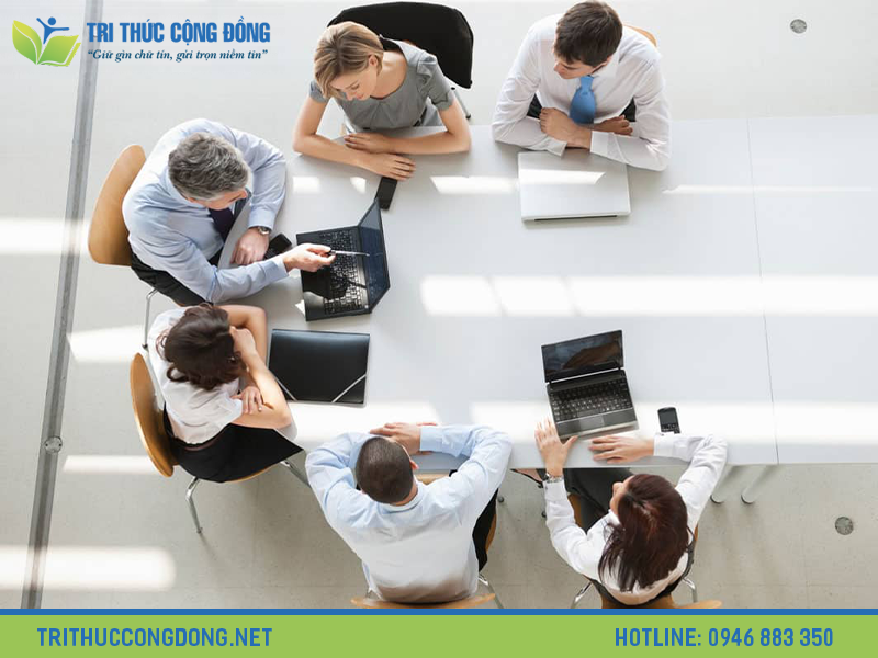 Liên hệ dịch vụ viết thuê tiểu luận tại Tri Thức Cộng Đồng