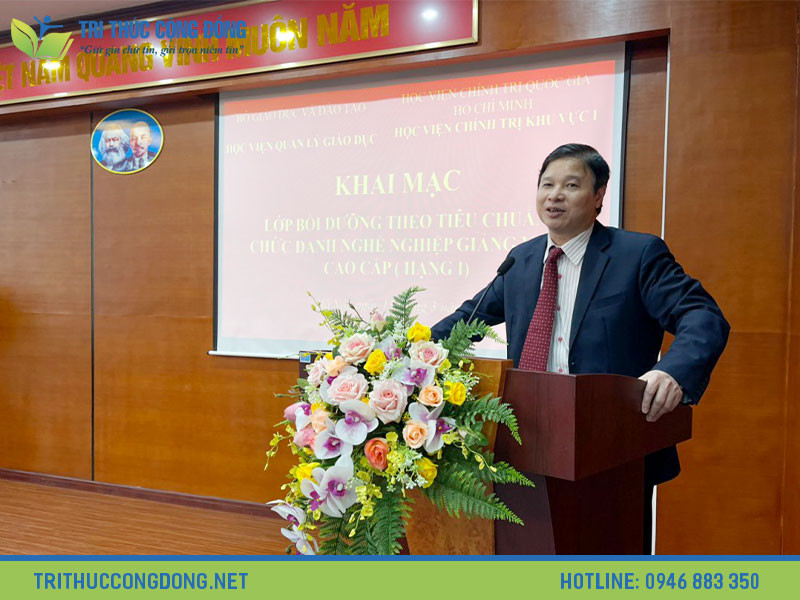 Đội ngũ giảng viên giàu kinh nghiệm Đội ngũ giảng viên giàu kinh nghiệm