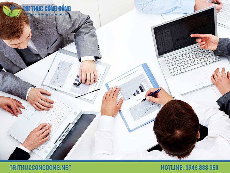Thách thức của sinh viên UEH khi viết tiểu luận Thách thức của sinh viên UEH khi viết tiểu luận