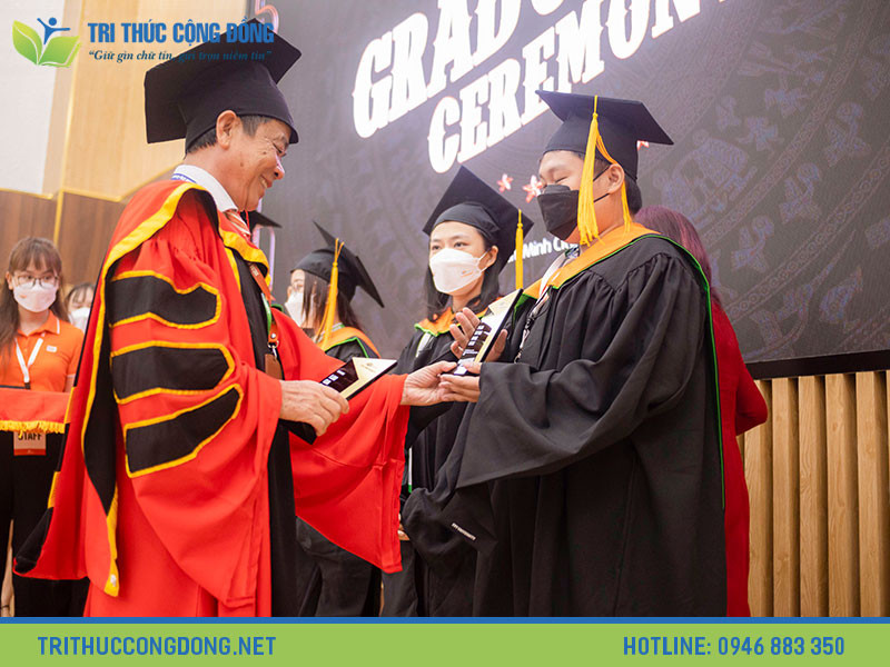 Các yếu tố ảnh hưởng đến thời gian học tiến sĩ