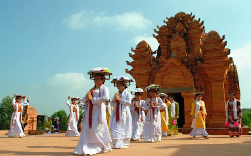 Văn hoá Chăm - sản phẩm du lịch đặc trưng vùng duyên hải Nam Trung Bộ 