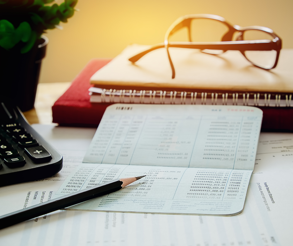 Một luận án tiến sĩ luật kinh tế cần sử dụng các phương pháp nghiên cứu khoa học phù hợp