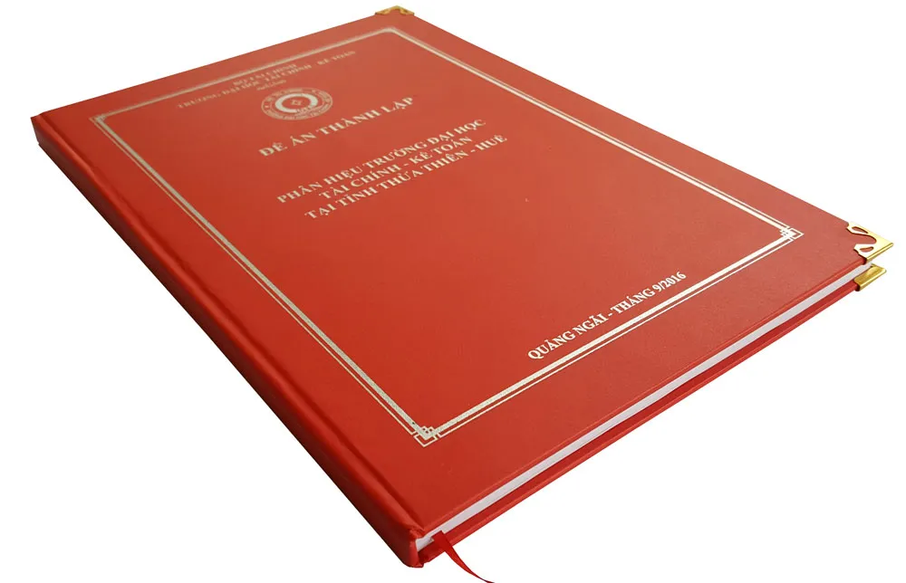 Bìa luận văn cần thiết kế đúng quy định của Bộ Giáo Dục và Trường