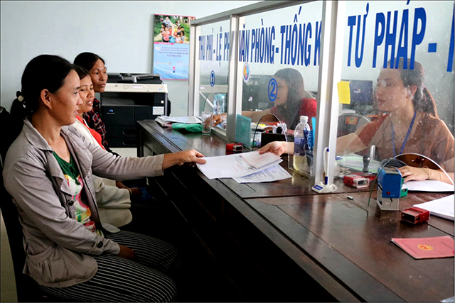 Mẫu tiểu luận về công tác cấp trích lục hộ tịch Mẫu tiểu luận về công tác cấp trích lục hộ tịch