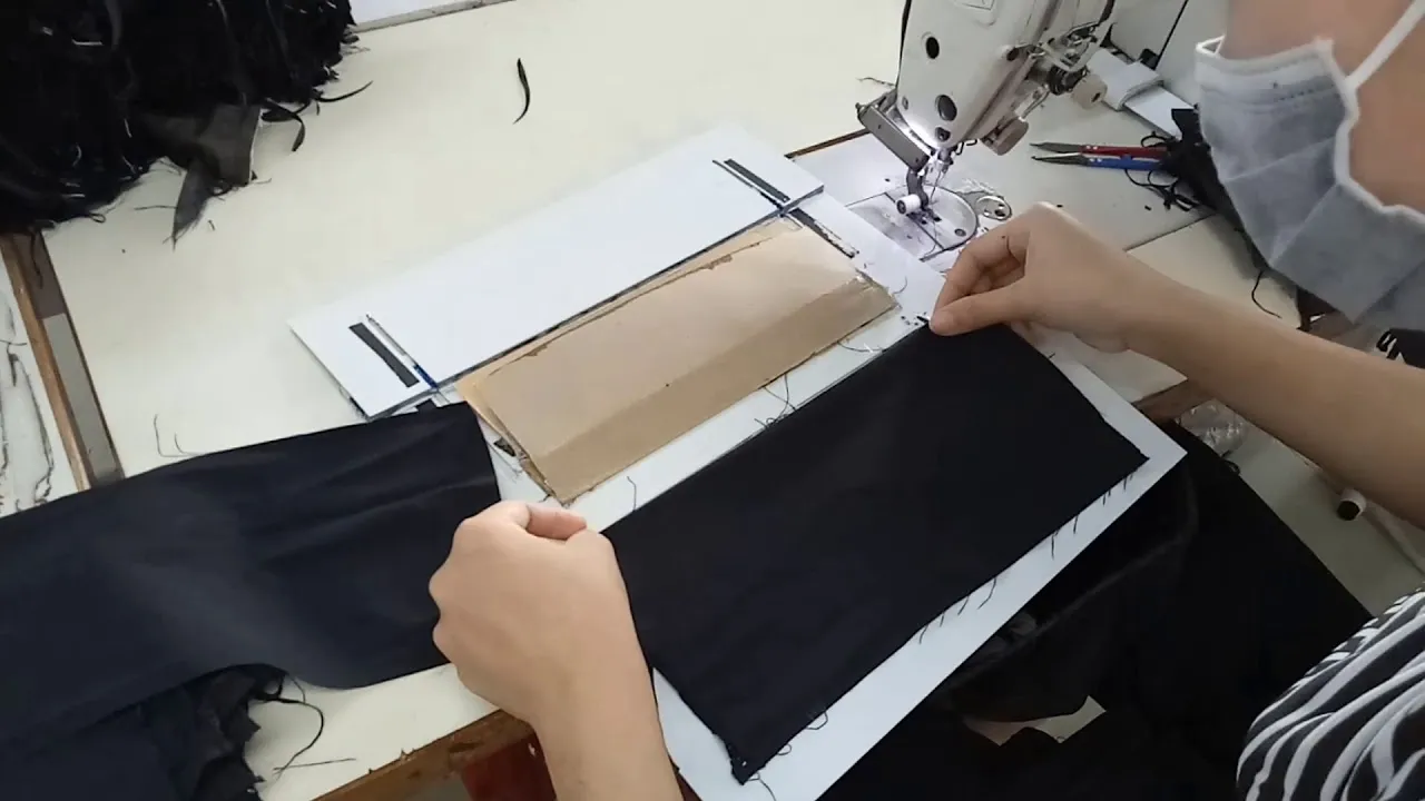 Nghiên cứu thiết kế thời trang sáng tạo, ứng dụng 3D và xu hướng thẩm mỹ hiện đại trong may mặc.