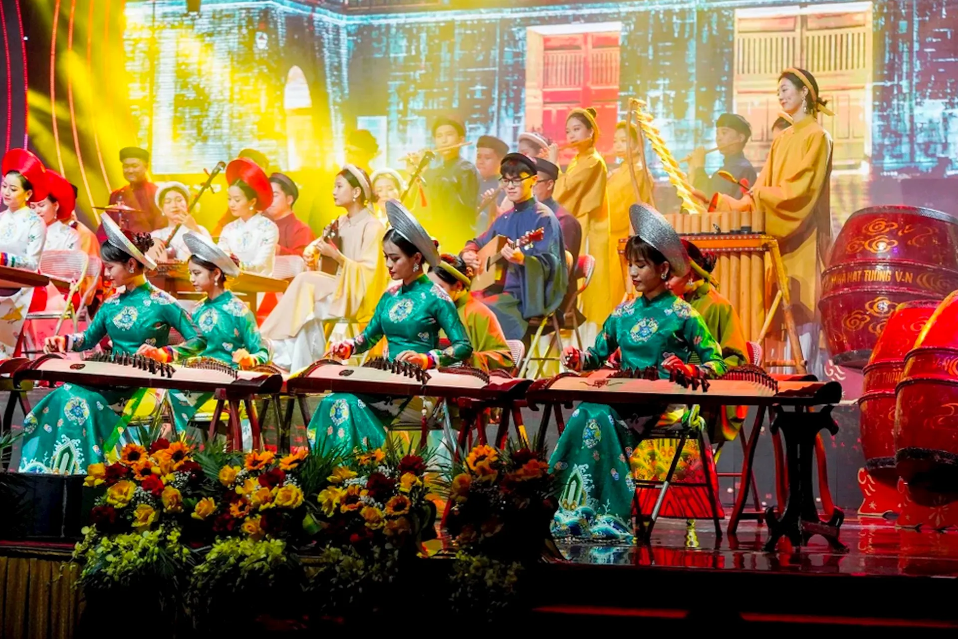 Nghiên cứu bảo tồn di sản văn hóa, phong tục, lễ hội và nghệ thuật dân gian Việt Nam. Nghiên cứu bảo tồn di sản văn hóa, phong tục, lễ hội và nghệ thuật dân gian Việt Nam.