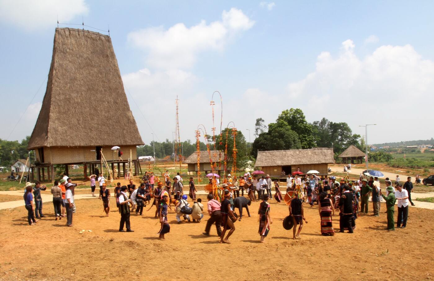 Mẫu luận văn phát triển du lịch cộng đồng gắn với văn hóa tại Kon Kơ Tu